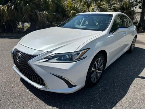 White 2019 Lexus ES 350 350