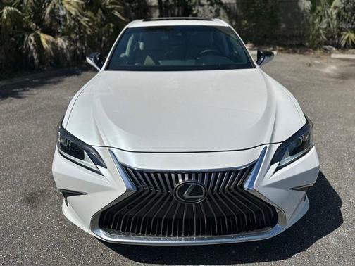 White 2019 Lexus ES 350 350