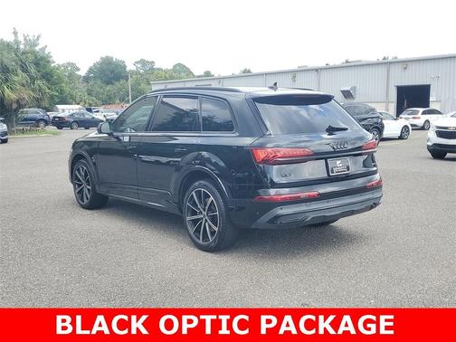 2022 Audi Q7 55 Premium Plus