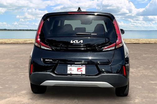 Fusion Black 2025 Kia Soul LX