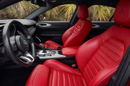 2023 Alfa Romeo Giulia Veloce