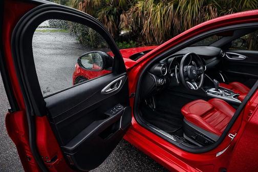 2023 Alfa Romeo Giulia Veloce