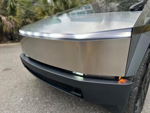 2024 Tesla Cybertruck Base