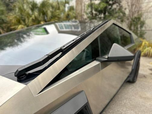 2024 Tesla Cybertruck Base