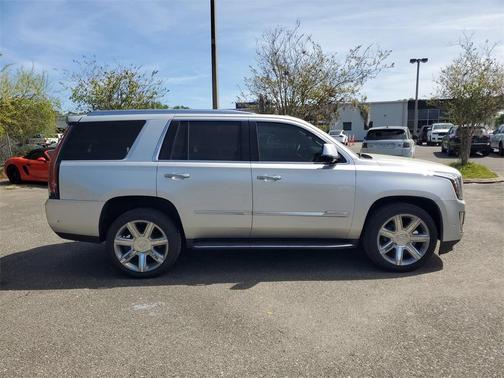 2019 Cadillac Escalade Luxury