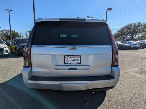 2019 Cadillac Escalade Luxury