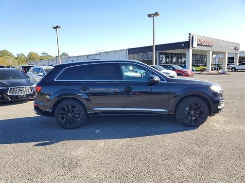2021 Audi Q7 55 Premium Plus