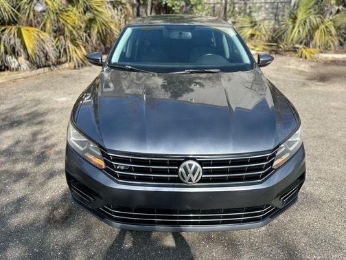 2017 Volkswagen Passat 1.8T R-Line