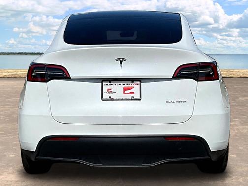 White 2023 Tesla Model Y AWD