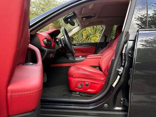 Black 2023 Maserati Levante Modena