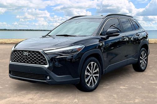 Jet Black 2022 Toyota Corolla Cross XLE