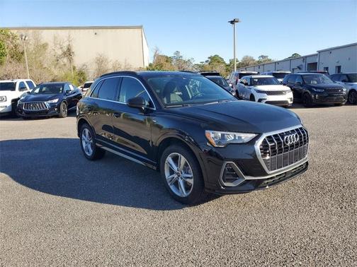 2022 Audi Q3 45 S line Premium