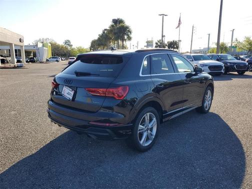 2022 Audi Q3 45 S line Premium