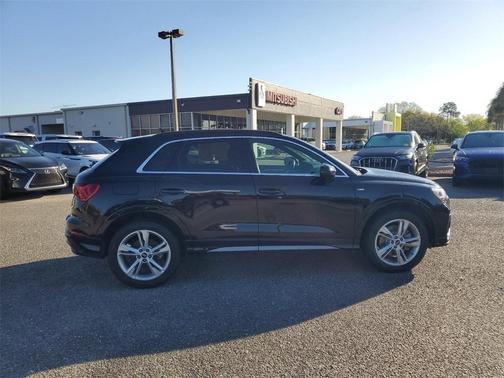 2022 Audi Q3 45 S line Premium