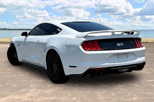 Oxford White 2020 Ford Mustang GT Premium