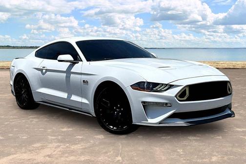 Oxford White 2020 Ford Mustang GT Premium