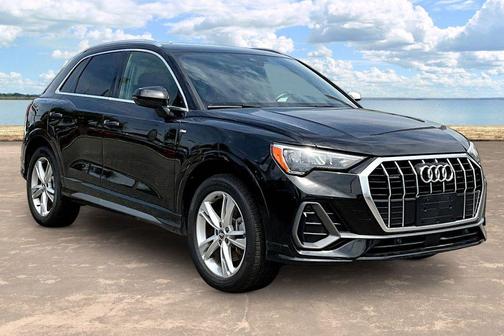 Mythos Black Metallic 2020 Audi Q3 45 S line Premium