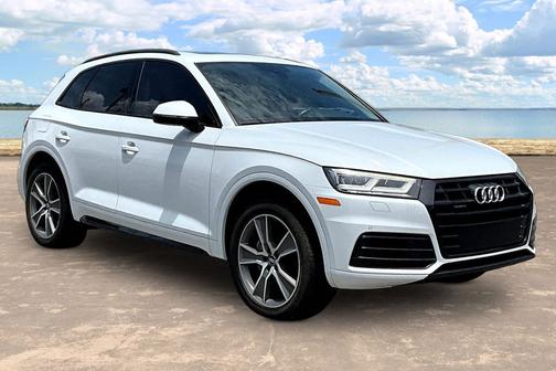 Glacier White Metallic 2019 Audi Q5 2.0T Premium Plus