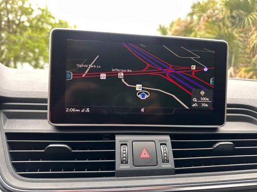 Glacier White Metallic 2019 Audi Q5 2.0T Premium Plus