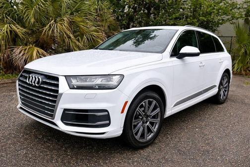 Glacier White Metallic 2019 Audi Q5 2.0T Premium Plus
