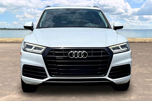 Glacier White Metallic 2019 Audi Q5 2.0T Premium Plus