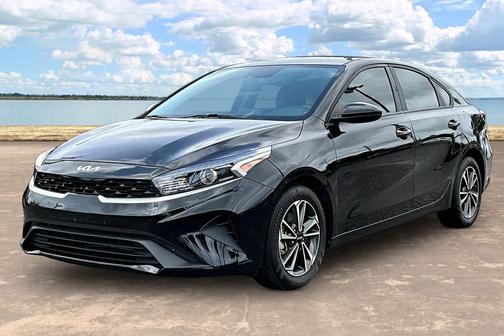 Aurora Black Pearl 2024 Kia Forte LXS