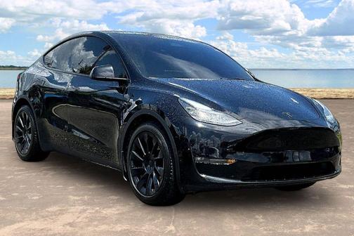 Black 2023 Tesla Model Y Long Range