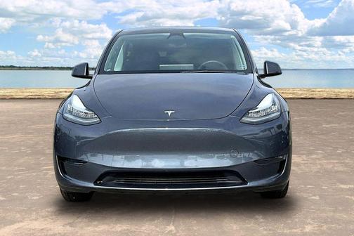 Silver 2023 Tesla Model Y Long Range