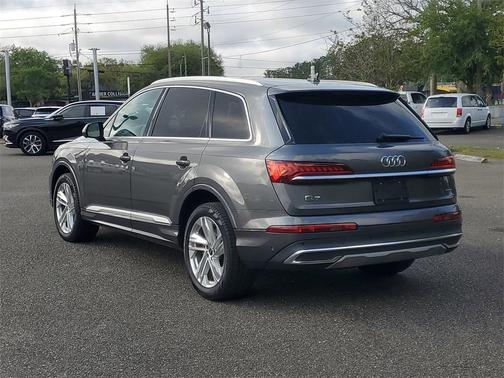 2021 Audi Q7 45 Premium Plus