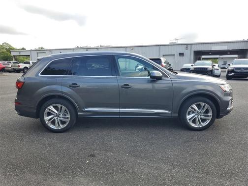 2021 Audi Q7 45 Premium Plus