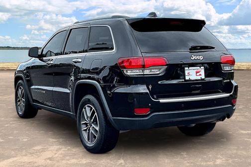 Diamond Black Crystal Pearlcoat 2022 Jeep Grand Cherokee WK Limited