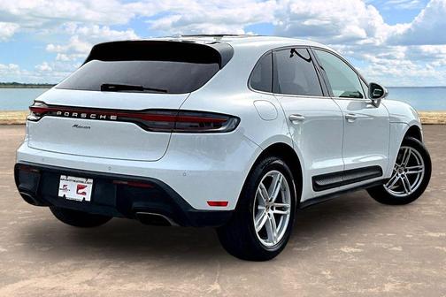 White 2022 Porsche Macan Base