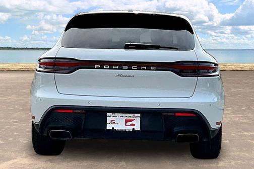 White 2022 Porsche Macan Base