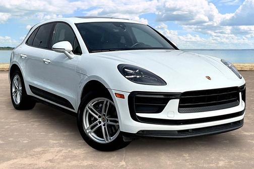 White 2022 Porsche Macan Base