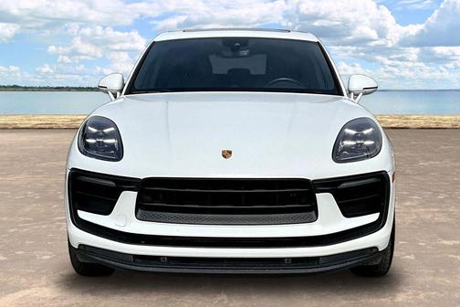 White 2022 Porsche Macan Base