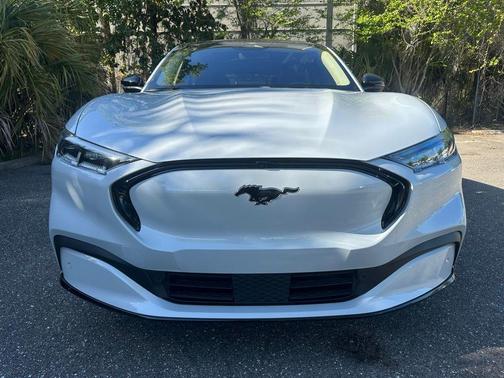 Space White Metallic 2023 Ford Mustang Mach-E Premium