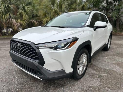 White 2022 Toyota Corolla Cross LE