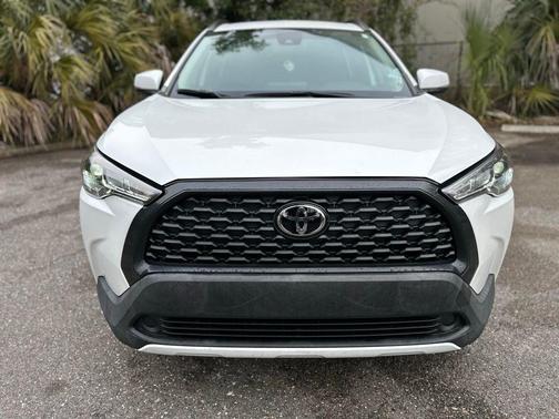 White 2022 Toyota Corolla Cross LE