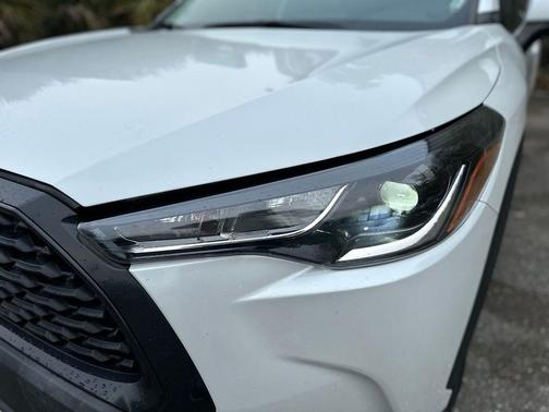 White 2022 Toyota Corolla Cross LE