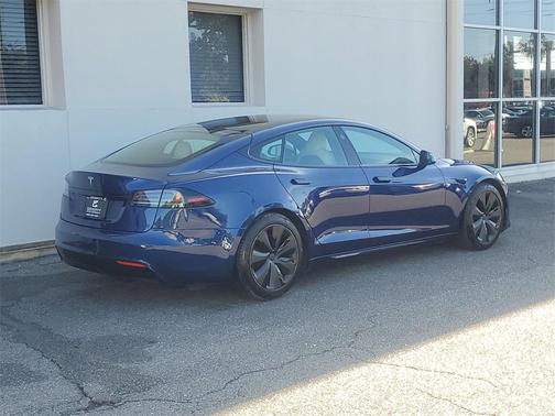 2022 Tesla Model S Base