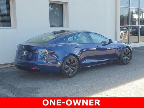 2022 Tesla Model S Base