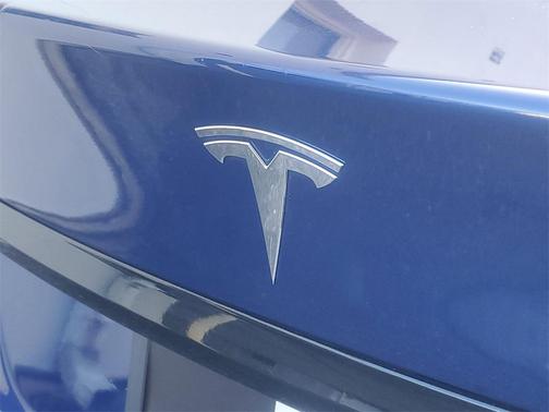 2022 Tesla Model S Base
