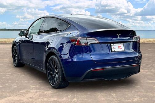 Blue 2023 Tesla Model Y Long Range
