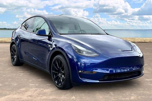 Blue 2023 Tesla Model Y Long Range