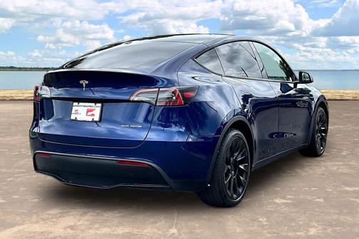 Blue 2023 Tesla Model Y Long Range