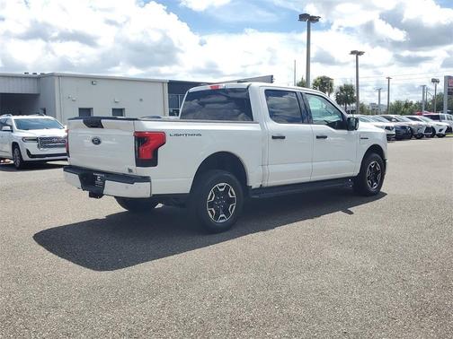 2023 Ford F-150 Lightning XLT