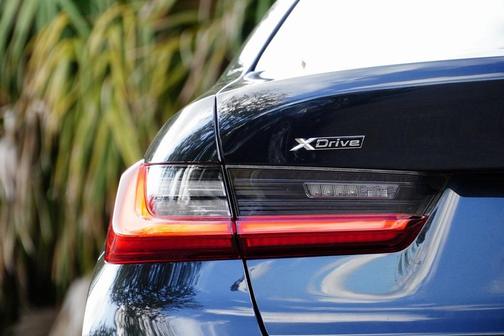2022 BMW 330 i xDrive