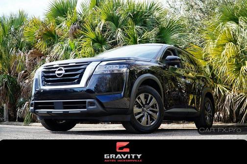 2022 Nissan Pathfinder SV