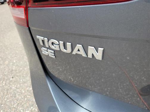 2021 Volkswagen Tiguan 2.0T SE R-Line Black