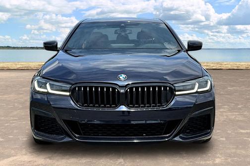 Carbon Black Metallic 2023 BMW 530 530i